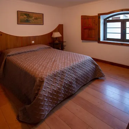 Quinta De Rio Alcaide Farm stay *
