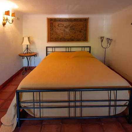 Quinta De Rio Alcaide Farm stay *